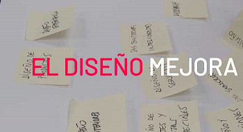 Imagen que es un recorte de un video donde se visualizan distintos post-its con objetivos de empresa.