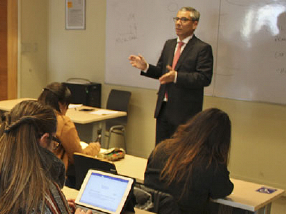 El curso, requerido a los alumnos para su egreso y asignado al último año, busca convertirse en una experiencia pedagógica enriquecedora.