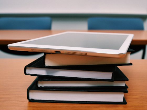 “Ahora se hace necesario que los profesionales amplíen sus aptitudes, pues esto se traduce en mayores posibilidades de desarrollo laboral. Y esto se logra con una formación permanente de los profesionales y trabajadores", aseguró la directora de Educación Continua UC, Margarita Guarello.