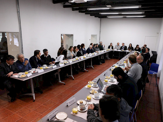 En este foro, la UC dialogó sobre la urgencia de enfrentar el aumento de los problemas de salud mental entre jóvenes y las complicaciones que la automatización tendrá para el mundo profesional.