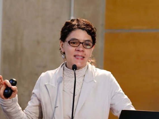 Aurora Gaxiola, es ecóloga de la Facultad de Ciencias Biológicas UC, directora del Laboratorio Internacional de Cambio Global (LincGlobal) e investigadora del Centro de Cambio Global UC.