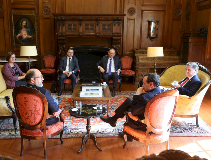 Reunión de expertos del Banco Mundial con el rector Ignacio Sánchez y el prorrector Guillermo Marshall