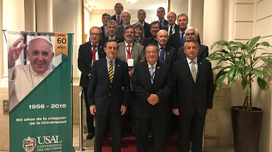 El rector Ignacio Sánchez junto a autoridades de otras universidades que participaron en este encuentro.