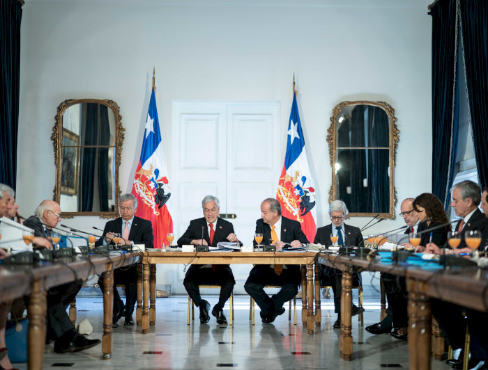 Presidente Piñera preside mesa de trabajo multisectorial sobre la reforma laboral.