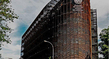 Fachada de la Facultad de Medicina