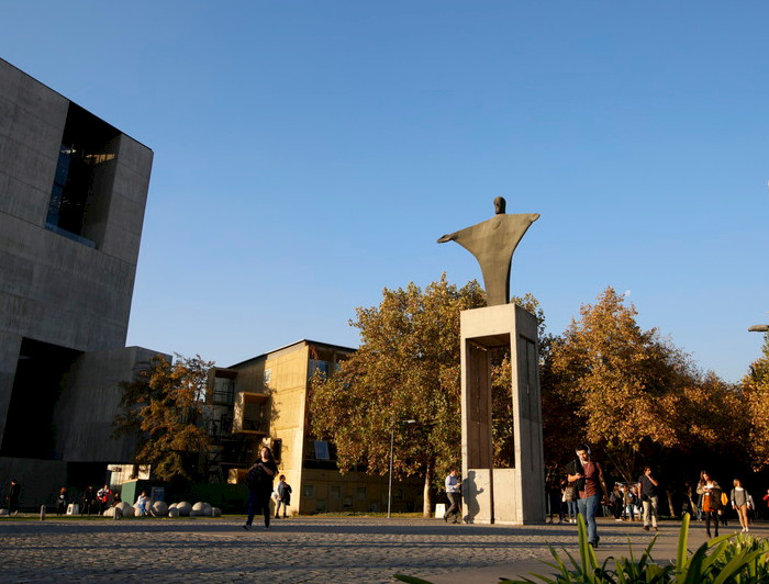 imagen correspondiente a la noticia: "Mensaje del rector UC a Carabineros de Chile"