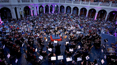 Panorámica de los músicos del Concierto de los 130 años UC.