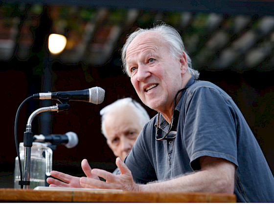Werner Herzog en la charla en campus Lo Contador.