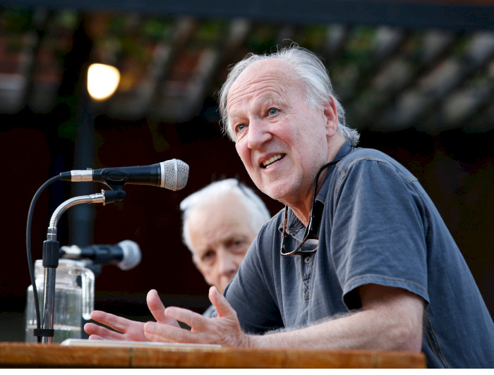 Werner Herzog en la charla en campus Lo Contador.
