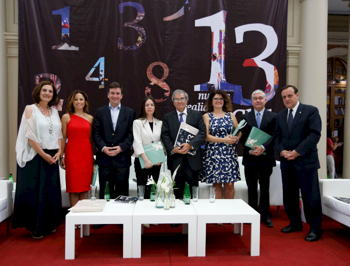 imagen correspondiente a la noticia: "Edición especial de Revista Universitaria conmemoró los 130 años de la  UC con 13 propuestas para Chile"