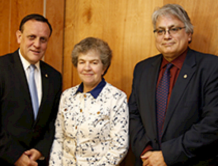 imagen correspondiente a la noticia: "Profesor Alejandro Toro-Labbé asume como nuevo decano de la Facultad de Química UC"
