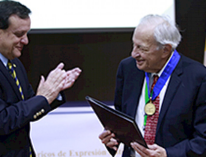 imagen correspondiente a la noticia: "Rudolph Marcus: El mundialmente reconocido científico y premio Nobel de Química que visitó la UC"
