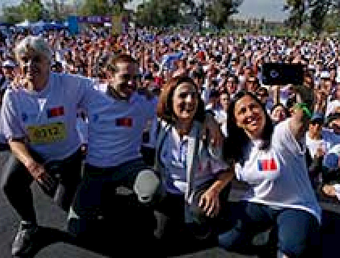 imagen correspondiente a la noticia: "Más de mil personas asistieron a la primera caminata para adultos mayores organizada por la UC y el Ministerio del Deporte"