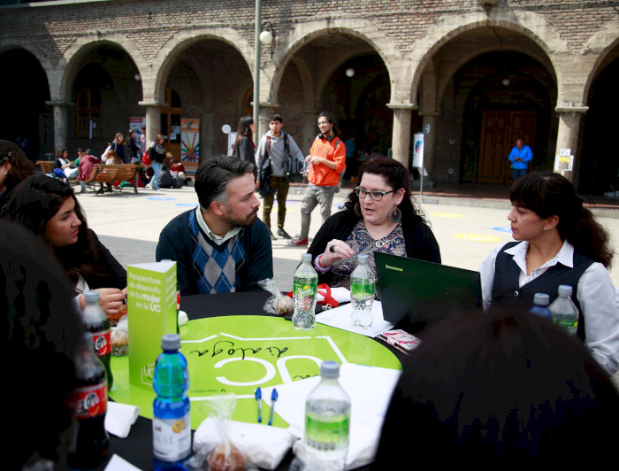 imagen correspondiente a la noticia: "Campus Lo Contador y Oriente cerraron la exitosa quinta versión de La UC Dialoga"