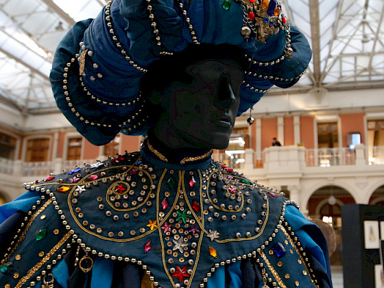Maniquí con vestuario de teatro.