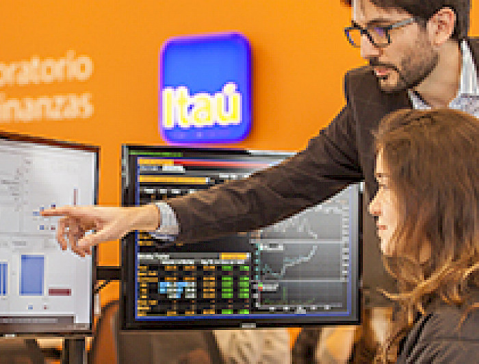 imagen correspondiente a la noticia: "Alianza de la UC con Itaú estrena un nuevo laboratorio para estudiar los mercados financieros mundiales"