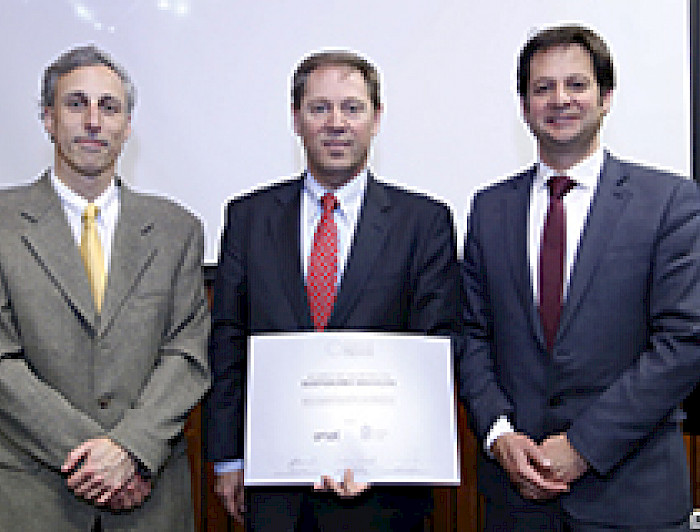 imagen correspondiente a la noticia: "UC y Enel firmaron alianza para avanzar en autonomía energética de hogares"