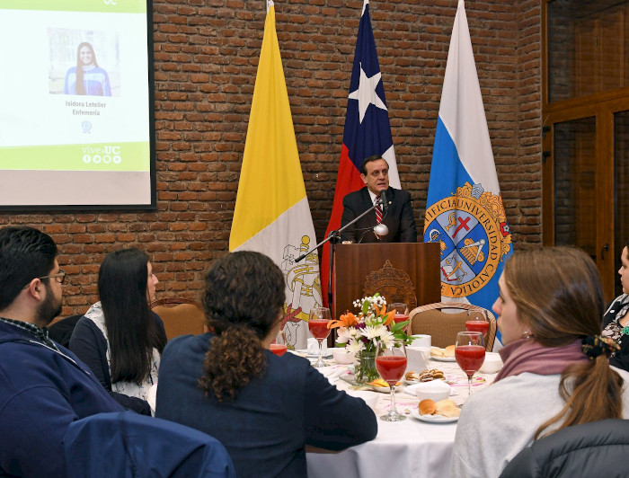 El rector Ignacio Sánchez en la presentación de los Jóvenes Líderes 2018.