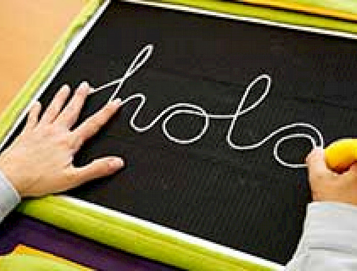 imagen correspondiente a la noticia: "Küwü: el lápiz para ciegos de Cedeti UC"