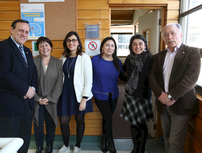 El rector Ignacio Sánchez junto a funcionarios y autoridades del campus Villarrica.