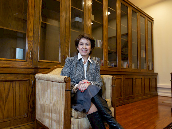 La secretaria general UC, Marisol Peña, sentada.