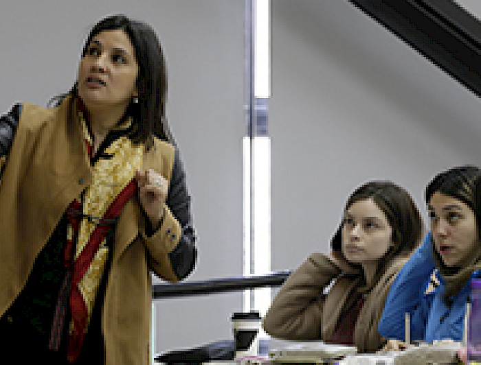 imagen correspondiente a la noticia: "Académica de la Facultad de Química UC es la primera mujer presidenta de la Sociedad Chilena de la Ciencia del Suelo"