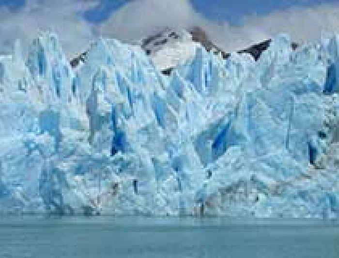 imagen correspondiente a la noticia: "Climatólogo UC analiza el debate en torno a la protección de los glaciares en Chile"
