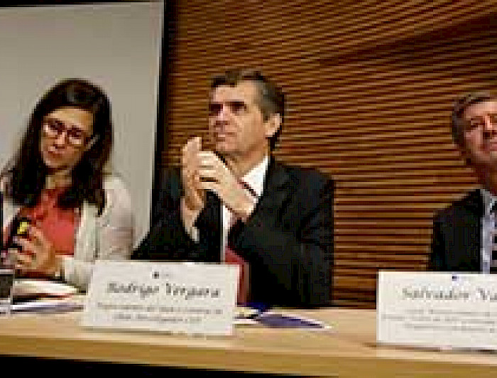 imagen correspondiente a la noticia: "Seminario de Clapes UC analiza el rol de las AFP"