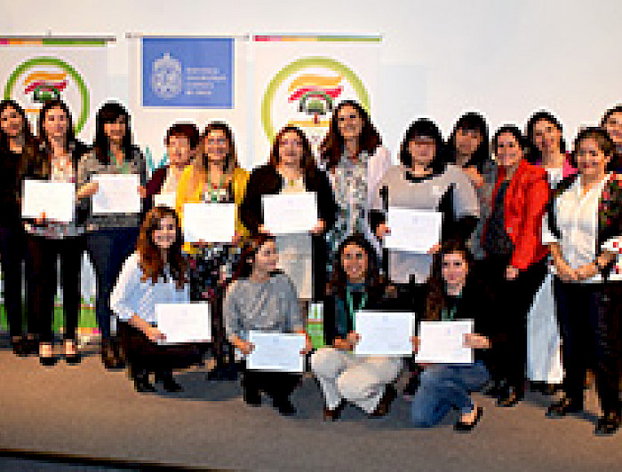 imagen correspondiente a la noticia: "Trabajadoras sociales de Centros de Salud Familiar de la municipalidad de El Bosque se certificaron en la metodología “ViDA” desarrollada por académicas UC"