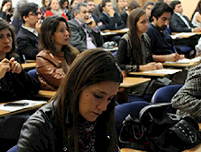 imagen correspondiente a la noticia: "Estudio entrega propuestas para fomentar el trabajo en las cárceles con miras hacia la reinserción"