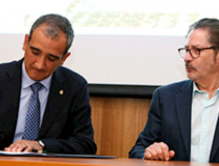 imagen correspondiente a la noticia: "Agronomia UC sella acuerdo de trabajo con Washington State University"