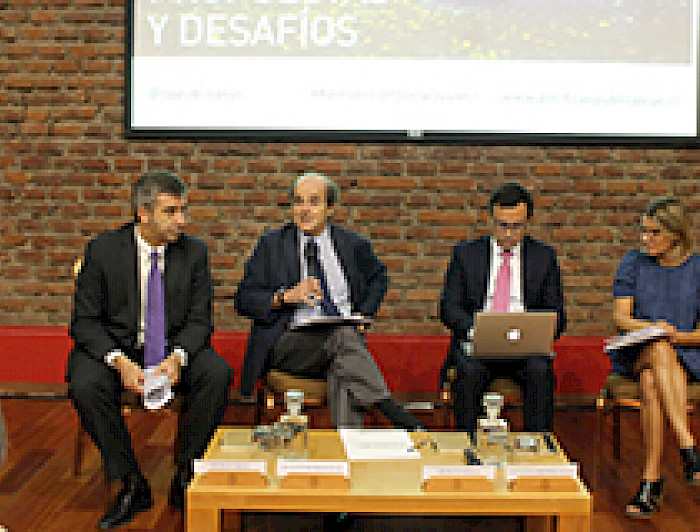 imagen correspondiente a la noticia: "Mesa de expertos presenta propuestas de mejora a proyecto de ley sobre reinserción social juvenil"