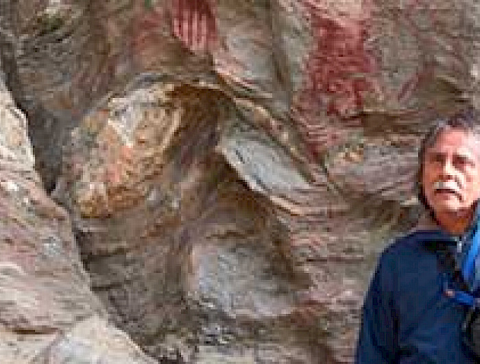 imagen correspondiente a la noticia: "Académico de Arqueología UC descubrió inédito sitio de arte rupestre en Tierra del Fuego"