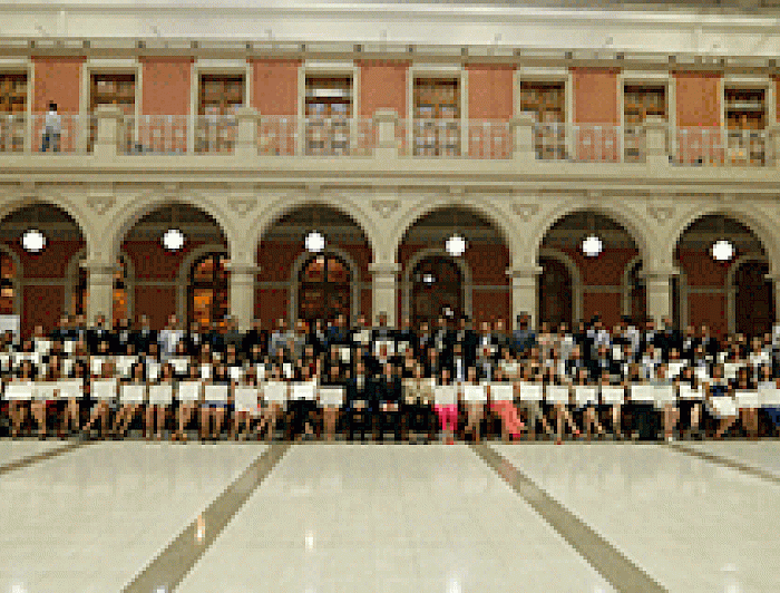 imagen correspondiente a la noticia: "154 nuevos graduados de doctor para el beneficio del país"