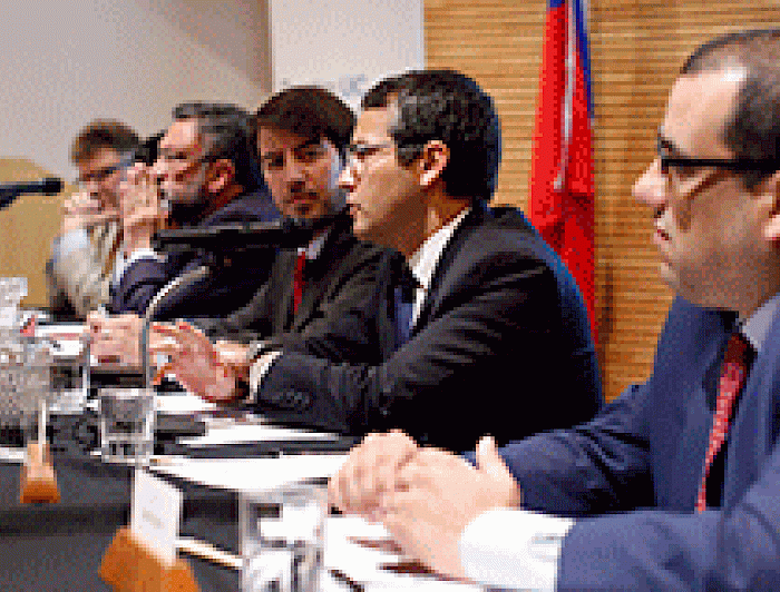 imagen correspondiente a la noticia: "Candidaturas presidenciales  debaten sobre política exterior"