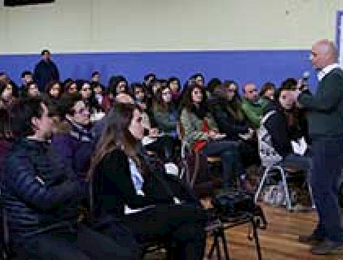 imagen correspondiente a la noticia: "En el Campus Villarrica se debatió sobre el desarrollo de habilidades sociales en los docentes"