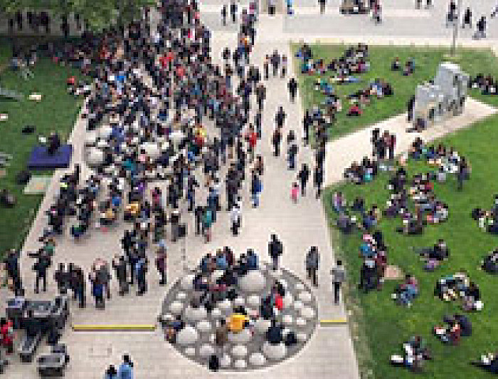 imagen correspondiente a la noticia: "Artifica la UC cerró su sexta versión con tributo a Violeta Parra"