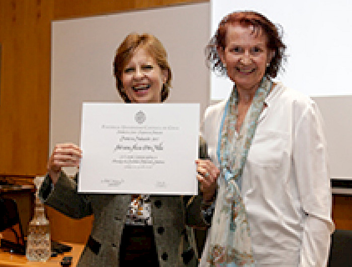 imagen correspondiente a la noticia: "Profesora Adriana Otto es premiada en el día del traductor"