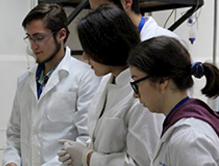 imagen correspondiente a la noticia: "Estudiantes de Medicina UC visitaron sala de pacientes terminales del Hogar de Cristo"