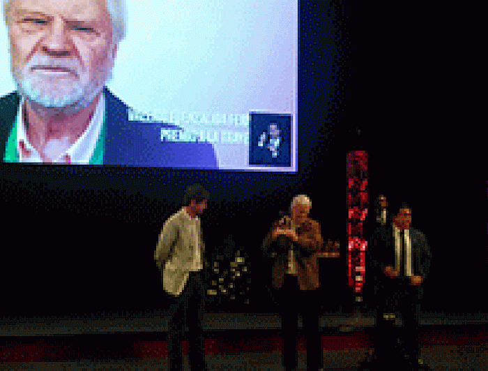imagen correspondiente a la noticia: "Profesor Valerio Fuenzalida recibió premio a la trayectoria del CNTV"