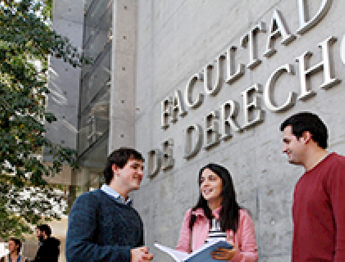 imagen correspondiente a la noticia: "Profesores Derecho UC patrocinaron requerimientos ante el Tribunal Constitucional por ley de Aborto en tres Causales"