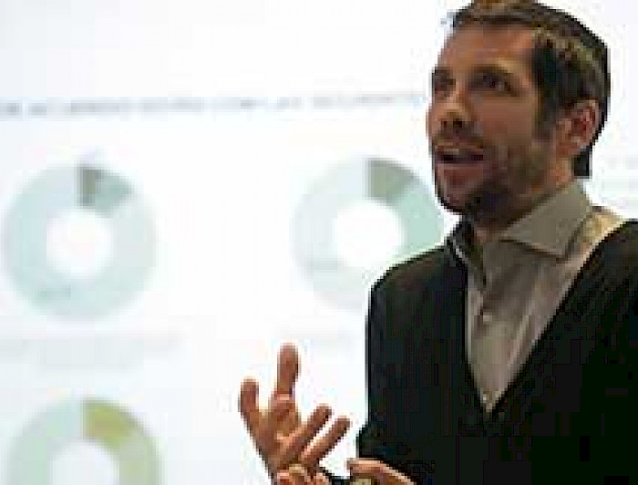 imagen correspondiente a la noticia: "Estudio UC-MediaInteractive revela que el 57,3 % cree que los demás mienten sobre situación sentimental en redes sociales"