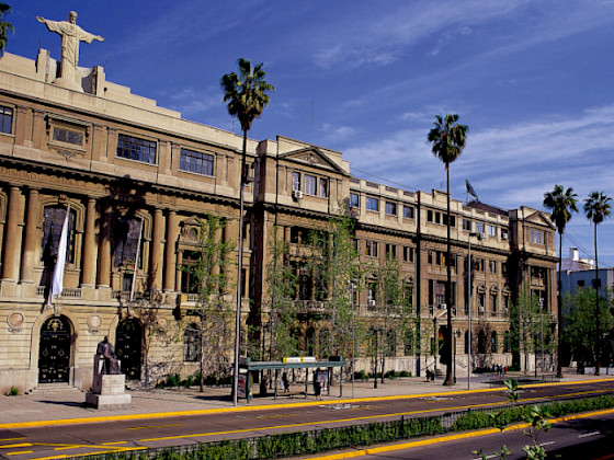 Edificio de la Casa Central de la UC