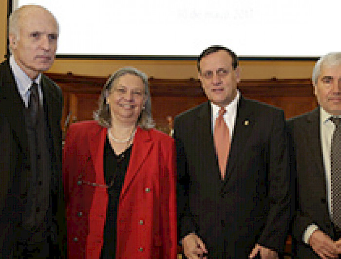 imagen correspondiente a la noticia: "Encuentro internacional sobre evaluación docente analizó la experiencia chilena y la de tres países latinoamericanos"