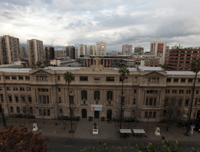 imagen correspondiente a la noticia: "Se logró acuerdo entre la UC y el Estado de Chile tras la demanda interpuesta por la universidad"