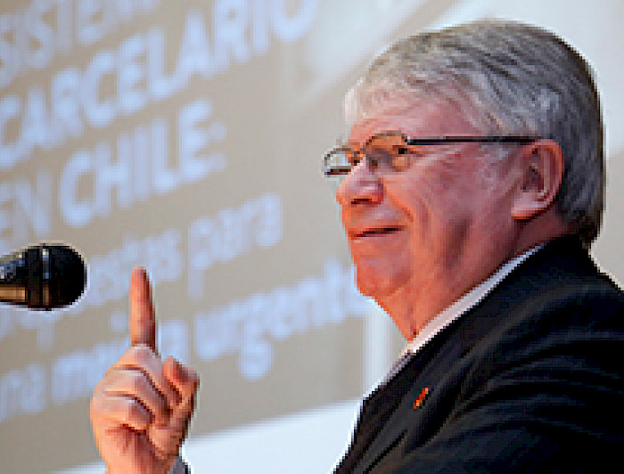 imagen correspondiente a la noticia: "Propuestas para mejorar el sistema carcelario en Chile fueron presentadas ante autoridades de gobierno y del parlamento"