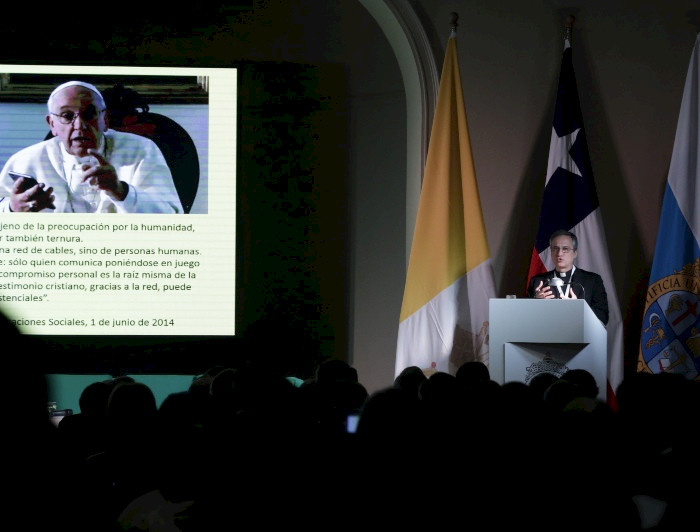 imagen correspondiente a la noticia: "Carta: Rector se refiere al reciente seminario sobre la Iglesia y las comunicaciones"