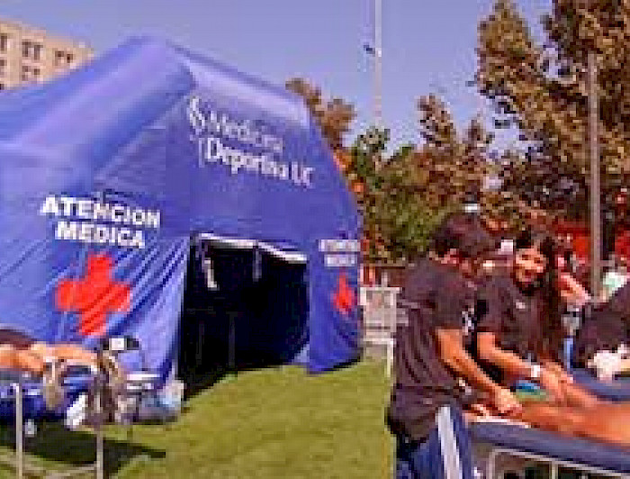 imagen correspondiente a la noticia: "Red de Salud UC CHRISTUS tuvo destacada participación en la Maratón de Santiago 2017"