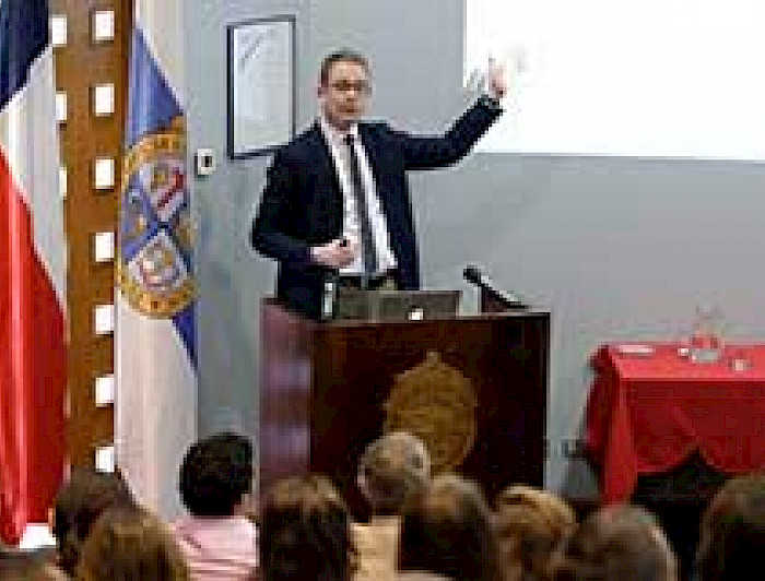 imagen correspondiente a la noticia: "Los orígenes de la cooperación de humanos y simios fueron abordados en inauguración de año académico de Psicología"