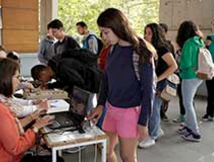 imagen correspondiente a la noticia: "Más de 1200 tarjetas de alimentación se entregaron durante este mes en la universidad"